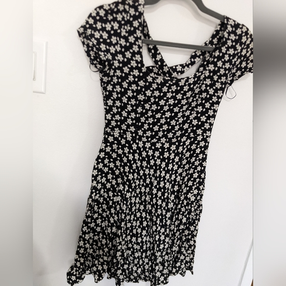 Urban Outfitters Silence + Noise Floral Mini Dress - Picture 5 of 5